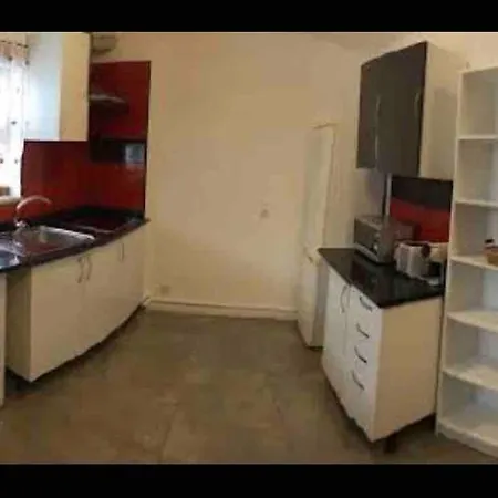 Alexa T2, Center Two Bedrooms Self Check-in * Албуфейра