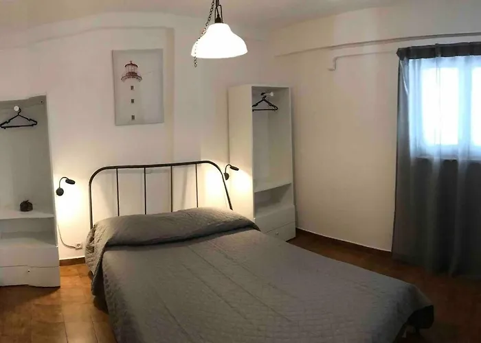 Alexa T2, Center Two Bedrooms Self Check-in Apartment Albufeira